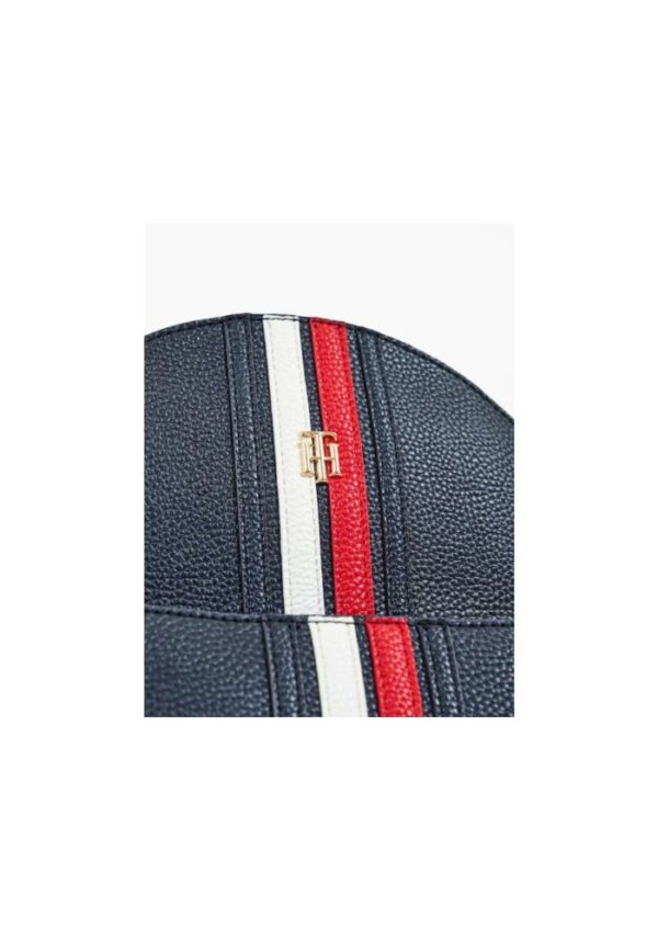 tommy backpack 15
