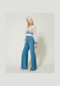 twinset-Flared -jeans -with- decorative- buttons-2
