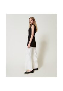 twinset-crepe-gilet-long-pleated-skirt-2